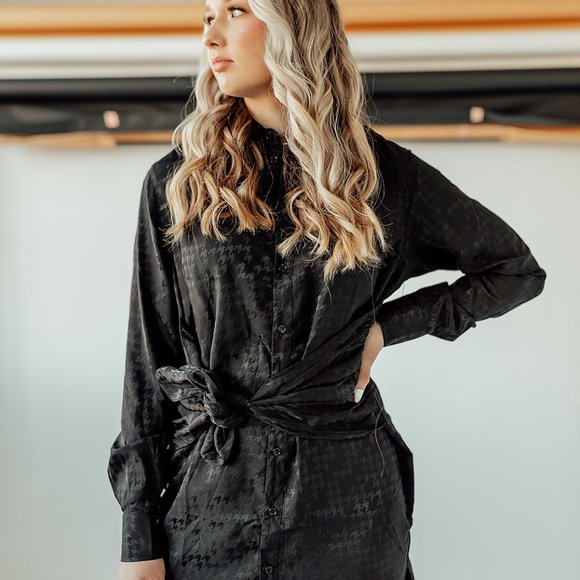 Storia Monochromatic Houndstooth Mini Dress - Picture 5 of 9